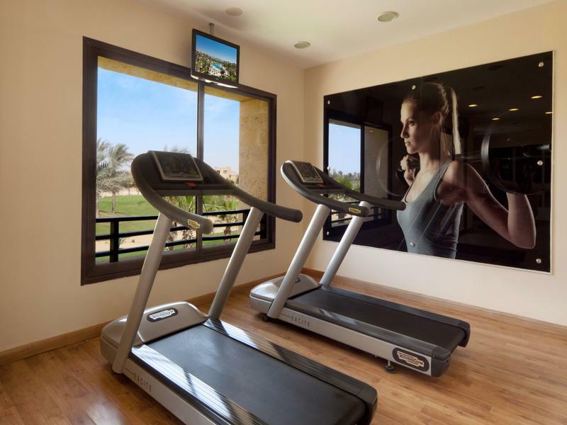 Jaz Little Venice Golf Resort Ain Sukhna Eksteriør billede A treadmill